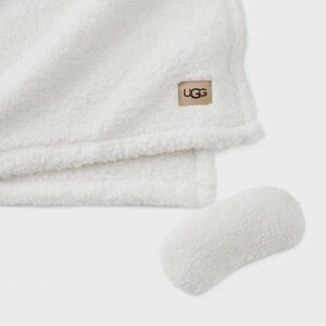 Ugg Original Faux Shearling Throw Blanket & Eye Mask Sleep Set Like New